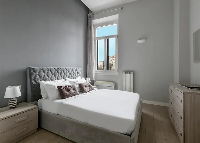 Deza Cozy Place Manzoni Apartment *