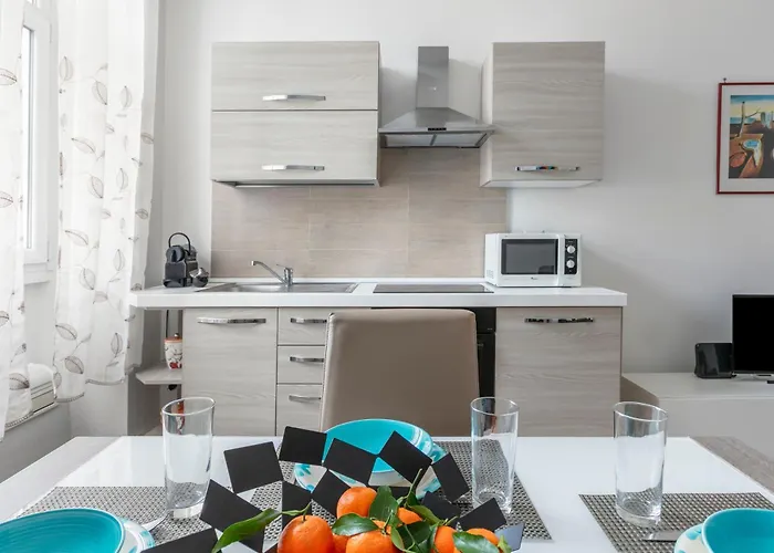 Deza Cozy Place Manzoni Apartment