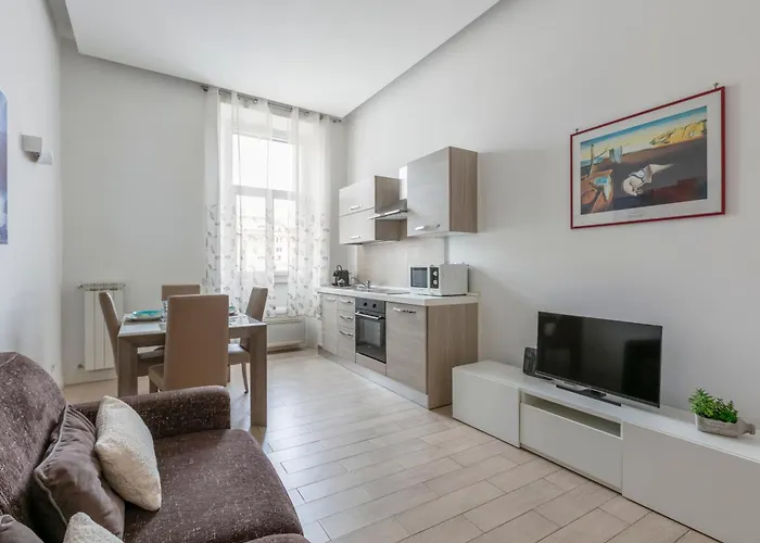 Deza Cozy Place Manzoni Apartment *